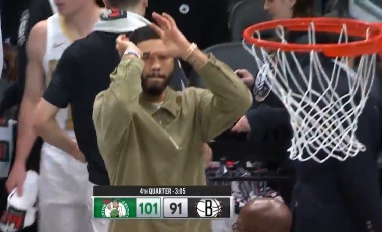 开云体育中国-塔图姆跃跃欲试！杰伦·布朗助攻普理查德三分 绿军轰出11-0！