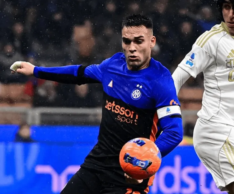 开云体育登录-劳塔罗本场打进1球，2关键传球2过人1拦截，对抗17胜8