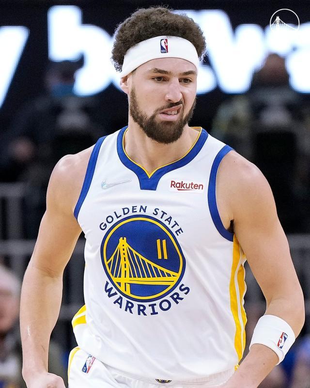 复出首战砍17分还上演隔扣！有他的勇士才算完整