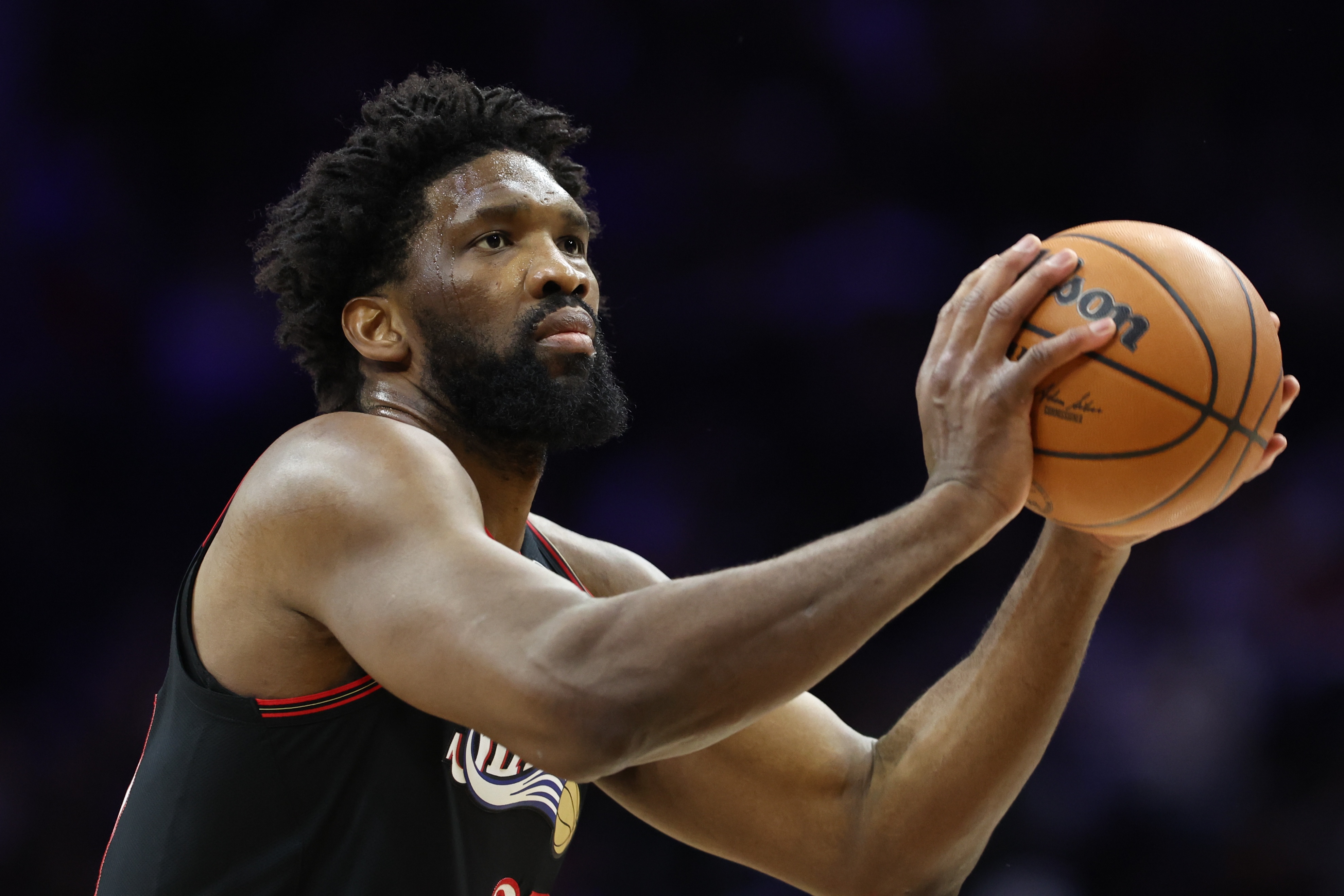 开云体育入口-明天76人迎战马刺 恩比德因右侧腹斜肌拉伤缺席比赛