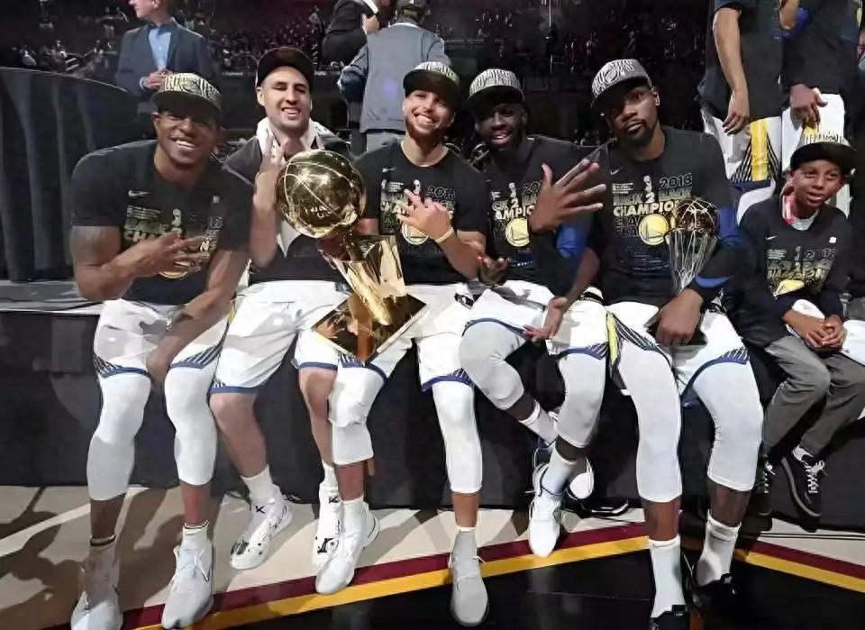 开云体育入口-湖人128-104大胜国王，黄蜂崛起，新版海啸兄弟横空出世！